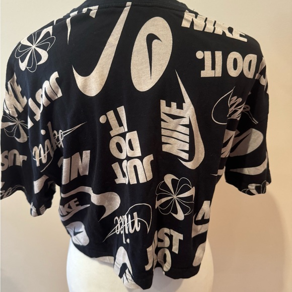 Nike logos T-Shirt - Picture 2 of 2